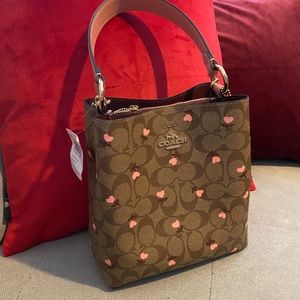 Coach Bucket Bag